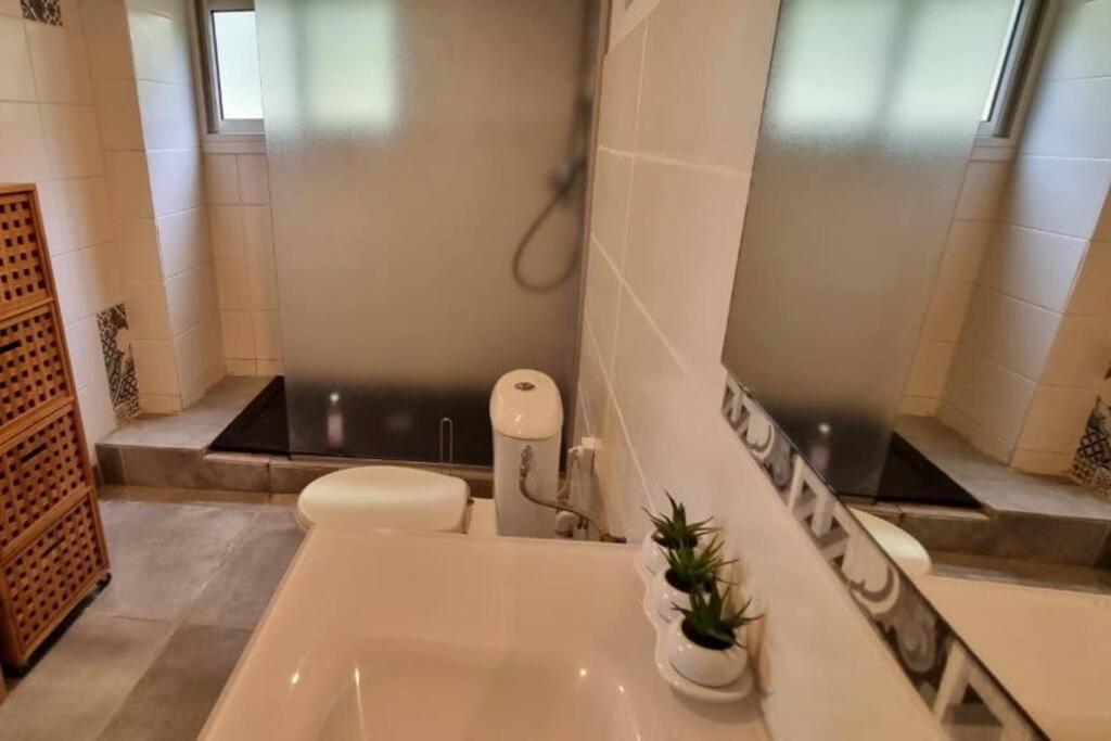 Beau T2 48M2 Tt Confort Calme 2 Adultes 1 Enfant Ле-Труаз-Иле Экстерьер фото
